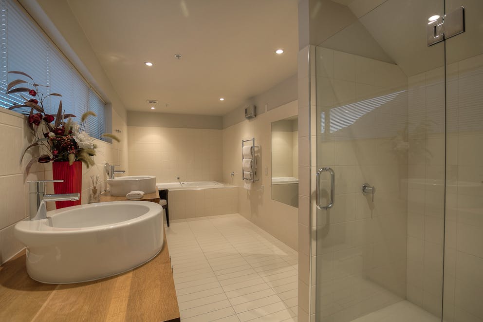 SV 501 53 Shotover St 09 Managed by Staysouth