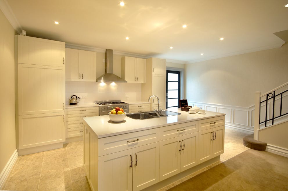 Esplanade Queenstown004 ESP kitchen Managed by Staysouth