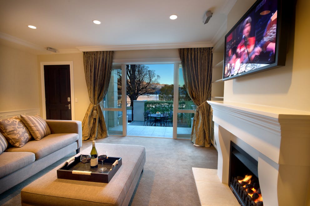 Esplanade Queenstown006 E5908 Managed by Staysouth