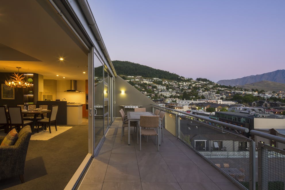 501 Shotover St Penthouse high 044