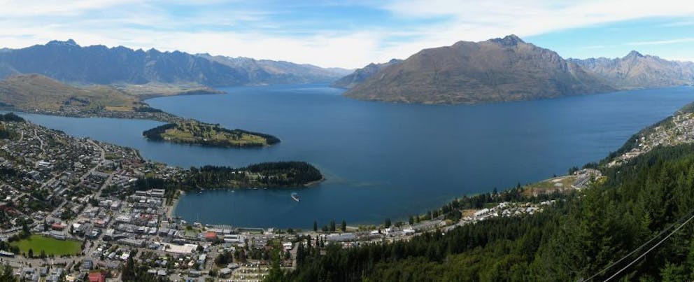 croppedimage960390 Lake Wakatipu from Queenstown gondola